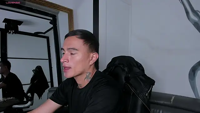 Snapshot of LiamDeep chatting on 09-28-25, 04:12 LiamDeep online show from 09-28-25, 04:12