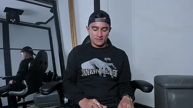 Snapshot of LiamDeep chatting on 09-30-25, 04:50 LiamDeep online show from 09-30-25, 04:50