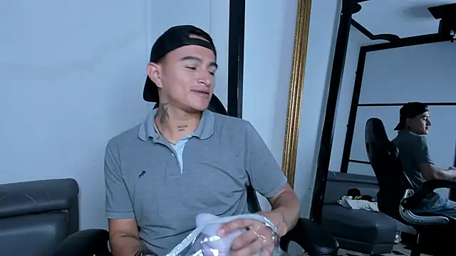 Snapshot of LiamDeep chatting on 10-03-25, 07:44 LiamDeep online show from 10-03-25, 07:44