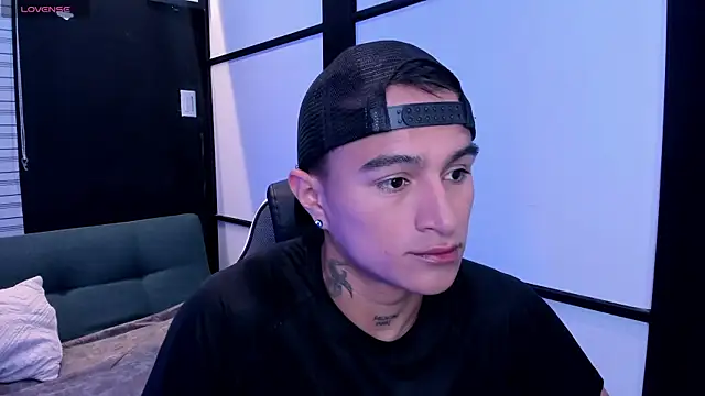 Snapshot of LiamDeep chatting on 10-07-25, 05:21 LiamDeep online show from 10-07-25, 05:21