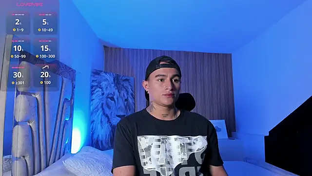 Snapshot of LiamDeep chatting on 10-10-25, 05:45 LiamDeep online show from 10-10-25, 05:45