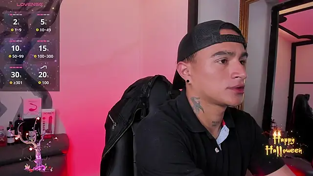 Snapshot of LiamDeep chatting on 10-11-25, 08:18 LiamDeep online show from 10-11-25, 08:18