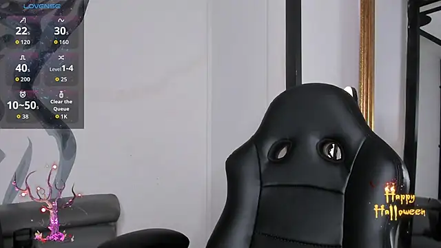 Snapshot of LiamDeep chatting on 10-13-25, 08:42 LiamDeep online show from 10-13-25, 08:42