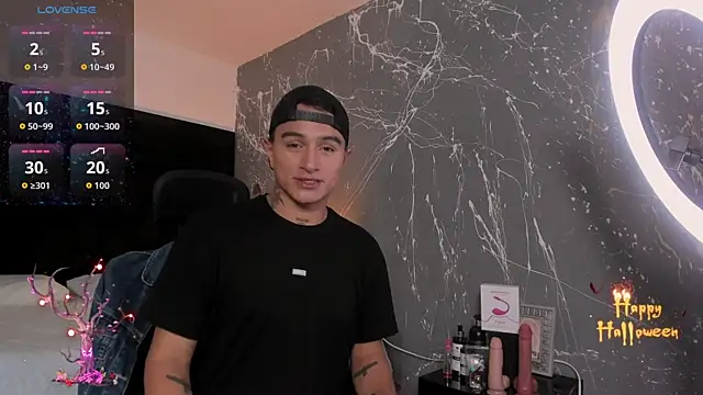 Snapshot of LiamDeep chatting on 10-16-25, 09:05 LiamDeep online show from 10-16-25, 09:05