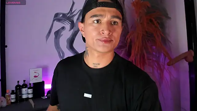 Snapshot of LiamDeep chatting on 10-23-25, 09:02 LiamDeep online show from 10-23-25, 09:02