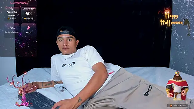 Snapshot of LiamDeep chatting on 10-25-25, 09:28 LiamDeep online show from 10-25-25, 09:28