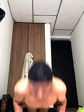 Snapshot of LiamDeep chatting on 11-04-25, 03:33 LiamDeep online show from 11-04-25, 03:33