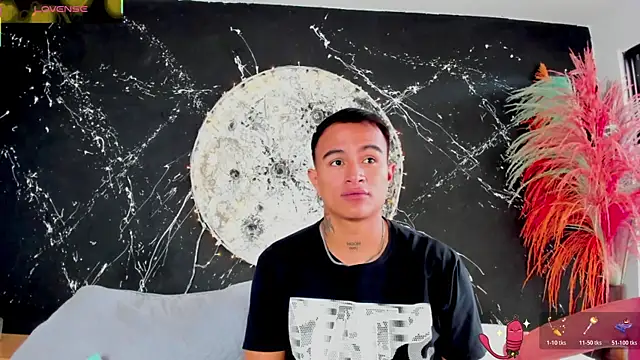 Snapshot of LiamDeep chatting on 11-23-25, 03:45 LiamDeep online show from 11-23-25, 03:45