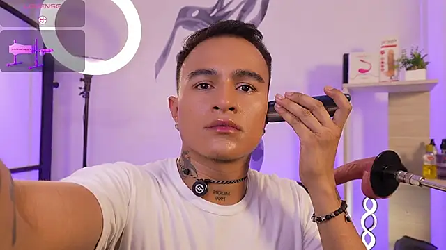 Snapshot of LiamDeep chatting on 12-03-25, 08:29 LiamDeep online show from 12-03-25, 08:29