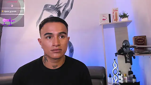 Snapshot of LiamDeep chatting on 12-05-25, 01:14 LiamDeep online show from 12-05-25, 01:14