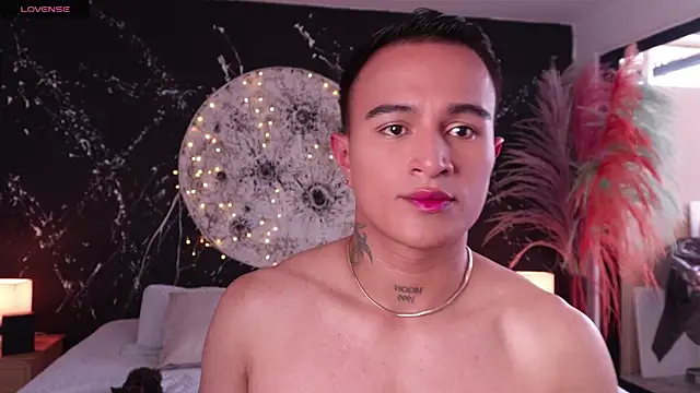 Snapshot of LiamDeep chatting on 12-14-25, 08:57 LiamDeep online show from 12-14-25, 08:57