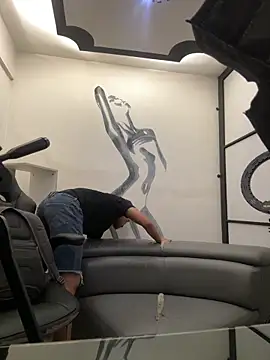 Snapshot of LiamDeep chatting on 12-16-25, 08:25 LiamDeep online show from 12-16-25, 08:25