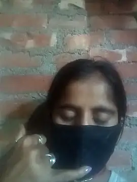 Snapshot of Sundari_yadavv chatting on 12-18-25, 07:03 Sundari yadavv online show from 12-18-25, 07:03