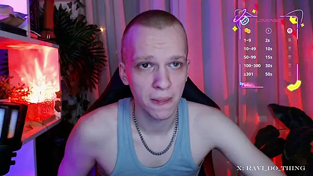 frozen boy online show from 11-21-25, 07:12