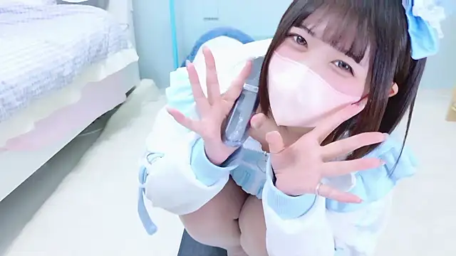 Hinata Sun online show from 11-17-25, 03:51