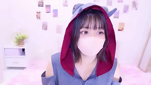 Hinata Sun online show from 11-25-25, 04:29