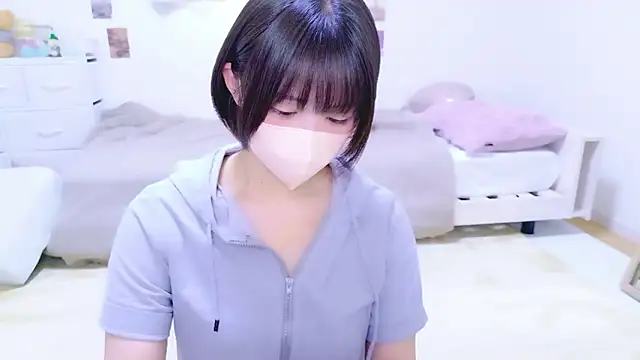 Hinata Sun online show from 05-19-26, 05:03