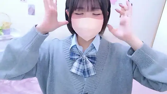 Hinata Sun online show from 05-29-26, 11:41