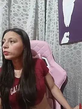 Lahila  online show from 06-17-26, 03:57