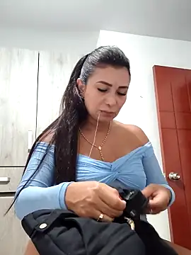 Snapshot of mia_mancinii chatting on 05-14-26, 01:12 mia mancinii online show from 05-14-26, 01:12