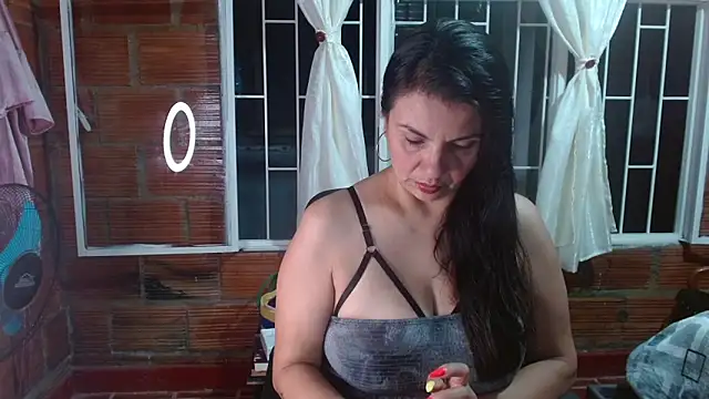 Snapshot of Milf_Fantassyy chatting on 10-04-25, 11:14 Milf Fantassyy online show from 10-04-25, 11:14