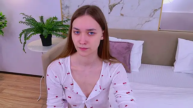 AmadaReine online show from 11-29-25, 04:10