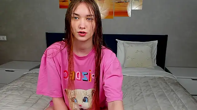 AmadaReine online show from 02-21-26, 03:18