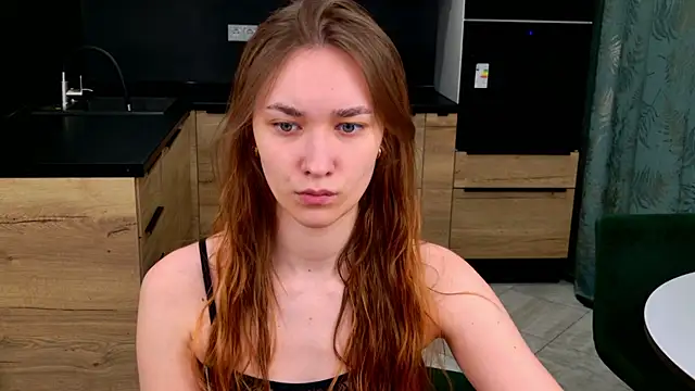 AmadaReine online show from 04-24-26, 04:04