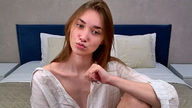 Snapshot of AmadaReine chatting on 04-29-26, 04:22 AmadaReine online show from 04-29-26, 04:22