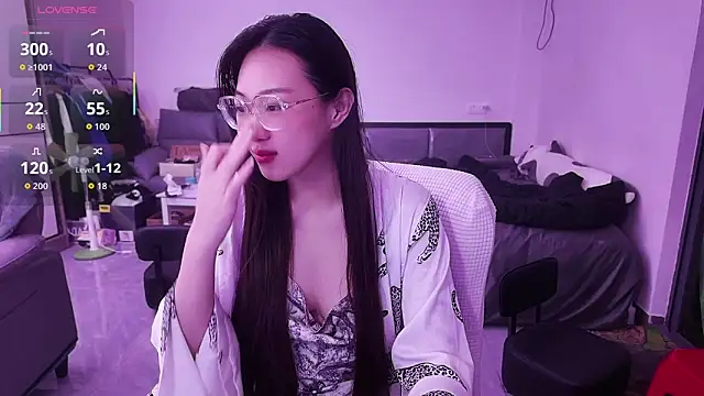 Linbaibai online show from 10-13-25, 04:40