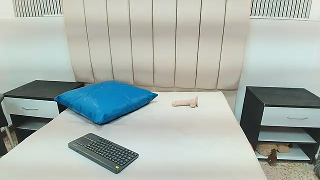 agatha fit online show from 12-14-25, 01:05