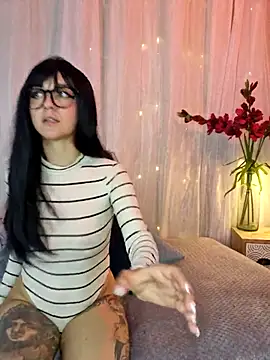 Snapshot of babedooll chatting on 05-15-26, 02:18 babedooll online show from 05-15-26, 02:18