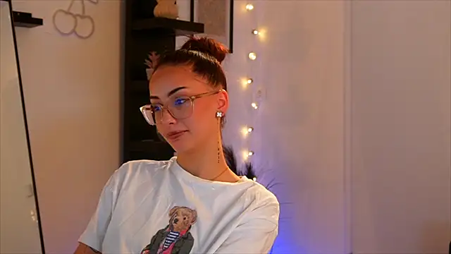 Naomii20   online show from 11-07-25, 02:39