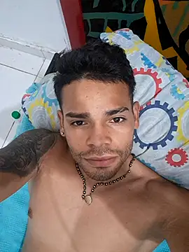 Snapshot of evan_stick chatting on 11-02-25, 04:59 evan stick online show from 11-02-25, 04:59