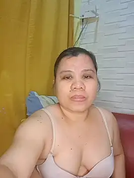 hotlyn45 online show from 02-15-26, 01:31