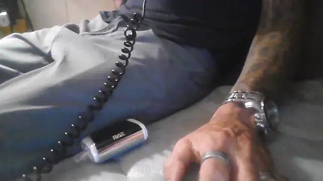 Snapshot of crassanova chatting on 10-26-25, 07:20 crassanova online show from 10-26-25, 07:20