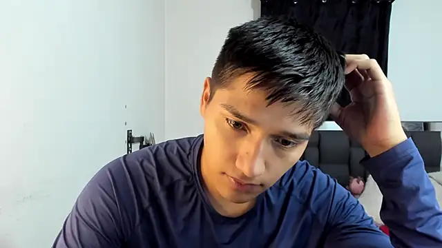 Snapshot of mateo-Esposito chatting on 05-15-26, 12:17 mateo-Esposito online show from 05-15-26, 12:17
