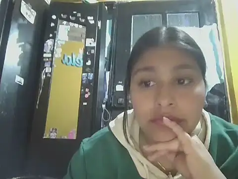 Snapshot of zairabreze chatting on 06-25-26, 12:43 zairabreze online show from 06-25-26, 12:43