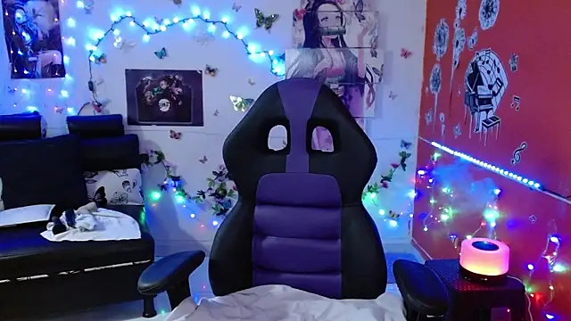 Snapshot of carol_20 chatting on 12-04-24, 02:31 carol 20 online show from 12-04-24, 02:31