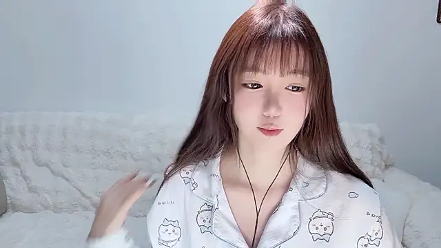 Xiao-runbao online show from 11-19-25, 03:12