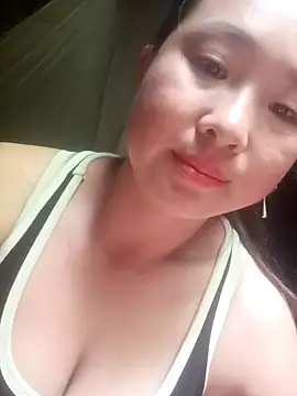 Snapshot of suki-lady chatting on 09-14-25, 04:00 suki-lady online show from 09-14-25, 04:00