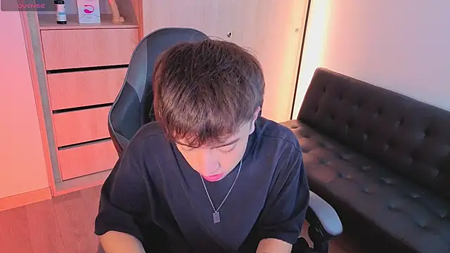 onlinenico online show from 11-04-25, 08:08