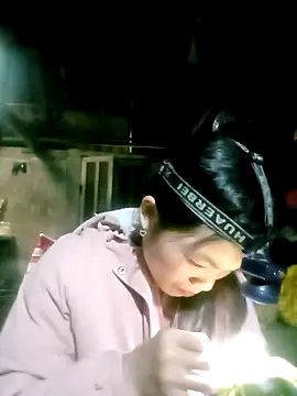 ngan-cute online show from 12-18-25, 03:01