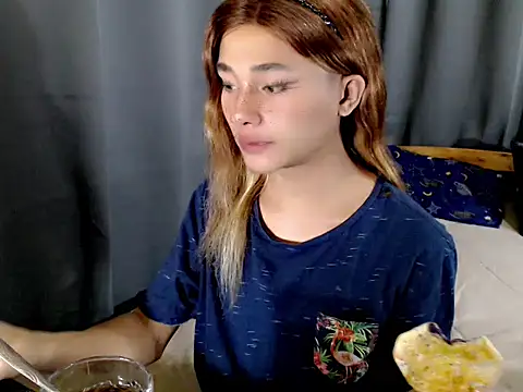 Petite HugeCock online show from 07-20-26, 11:45