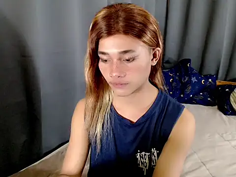 Petite HugeCock online show from 07-23-26, 12:58