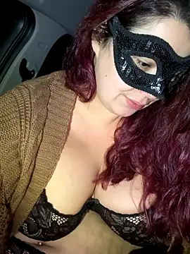 Snapshot of Saphyra_Secret chatting on 10-19-25, 01:06 Saphyra Secret online show from 10-19-25, 01:06