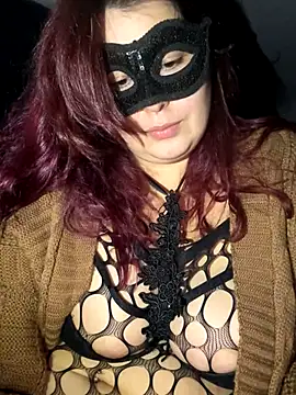 Snapshot of Saphyra_Secret chatting on 10-19-25, 10:21 Saphyra Secret online show from 10-19-25, 10:21