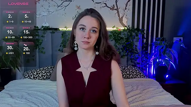 Snapshot of SkyHelen chatting on 11-17-25, 04:18 SkyHelen online show from 11-17-25, 04:18