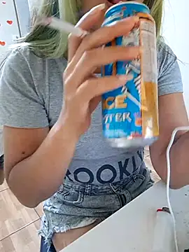 euahotmarii20 online show from 11-20-25, 04:45