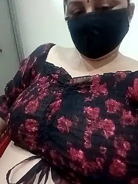 Snapshot of Rakhi_sawant143 chatting on 04-05-26, 03:04 Rakhi sawant143 online show from 04-05-26, 03:04